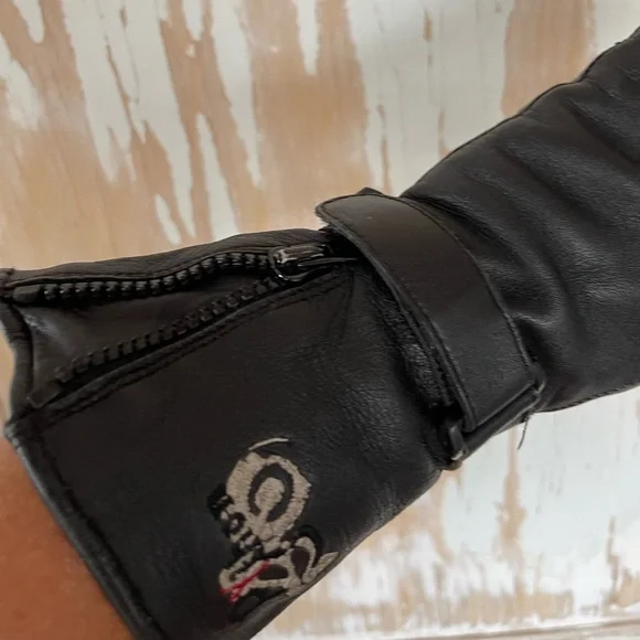Leather Riding Gloves - Picture 4 of 5